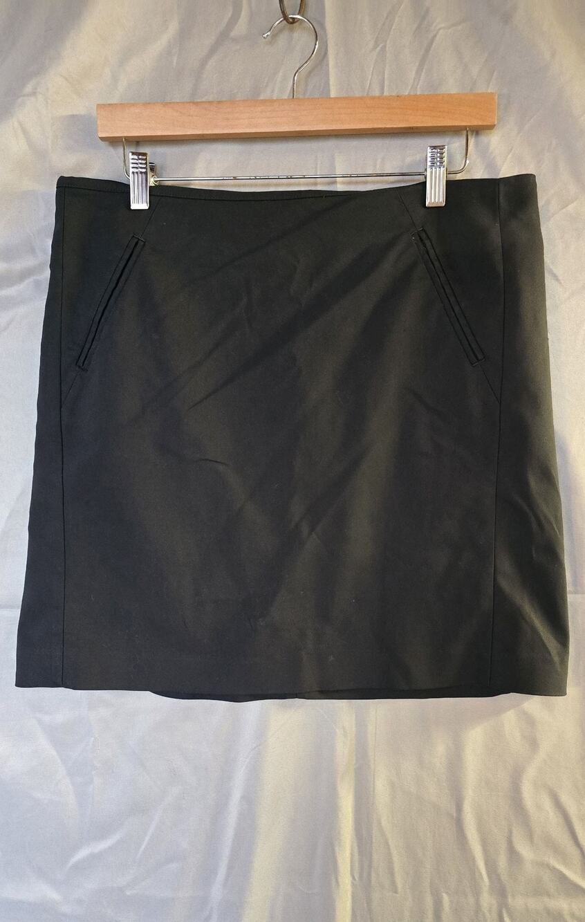 LOFT Skirt Womens 10 Black Twill Mini Zip Back Pockets Lined Office Workwear